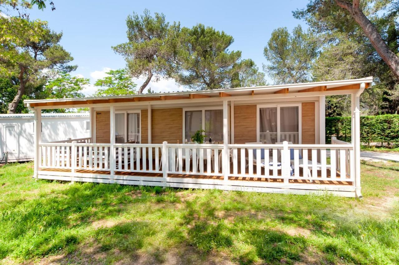 Glamping And Mobile Homes Lavanda - Holiday Centre Bi Village Fažana Buitenkant foto