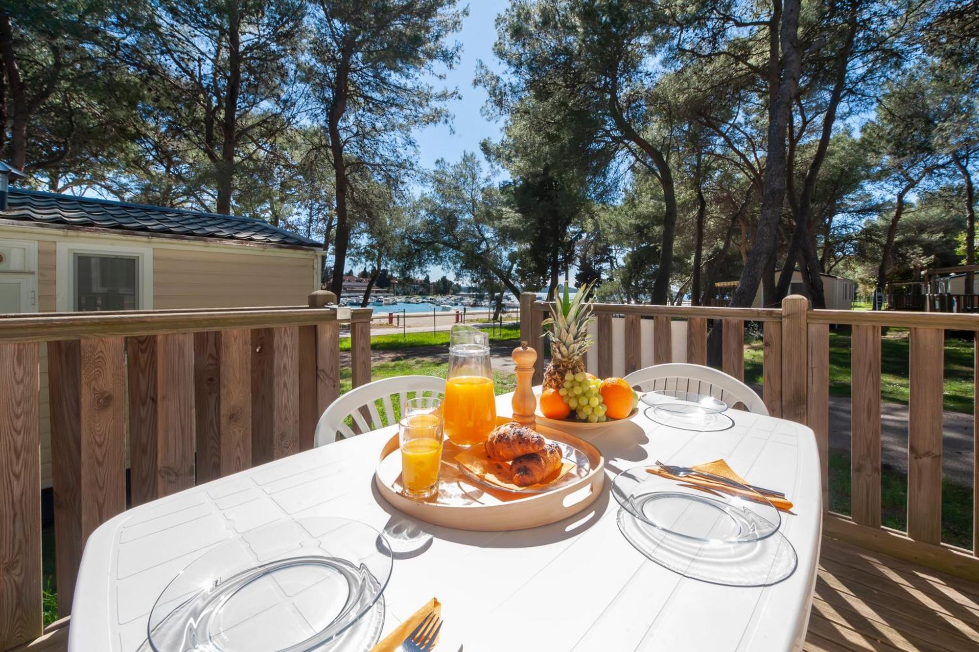 Glamping And Mobile Homes Lavanda - Holiday Centre Bi Village Fažana Buitenkant foto