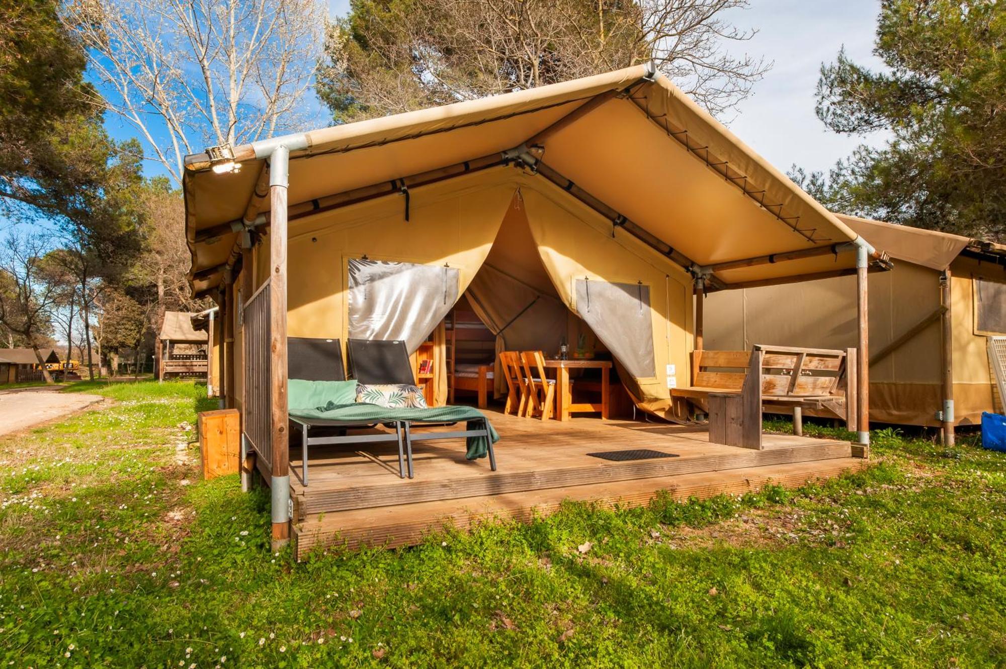Glamping And Mobile Homes Lavanda - Holiday Centre Bi Village Fažana Buitenkant foto