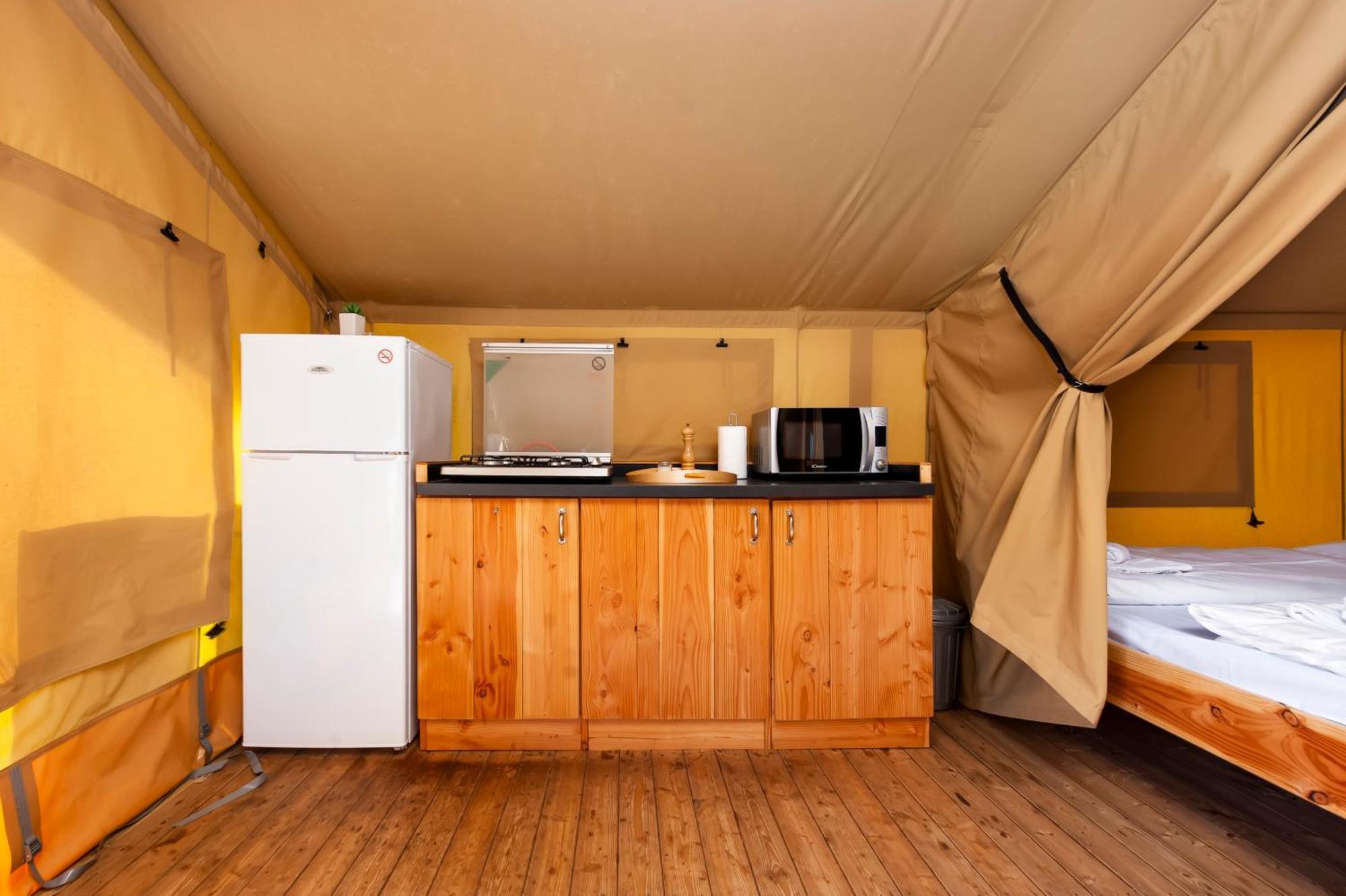 Glamping And Mobile Homes Lavanda - Holiday Centre Bi Village Fažana Buitenkant foto