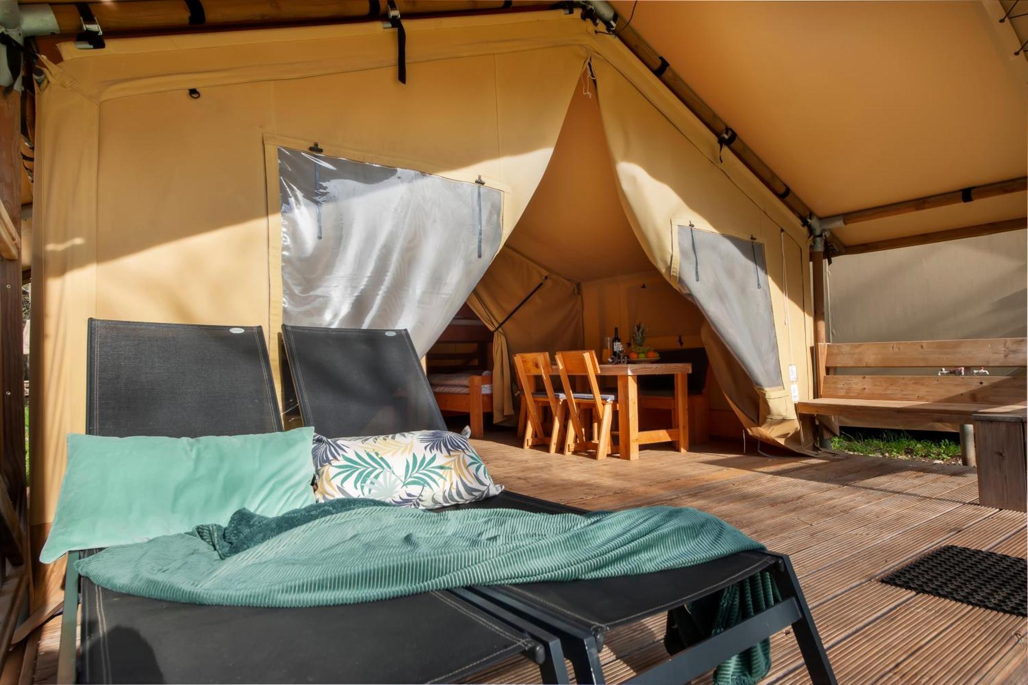 Glamping And Mobile Homes Lavanda - Holiday Centre Bi Village Fažana Buitenkant foto