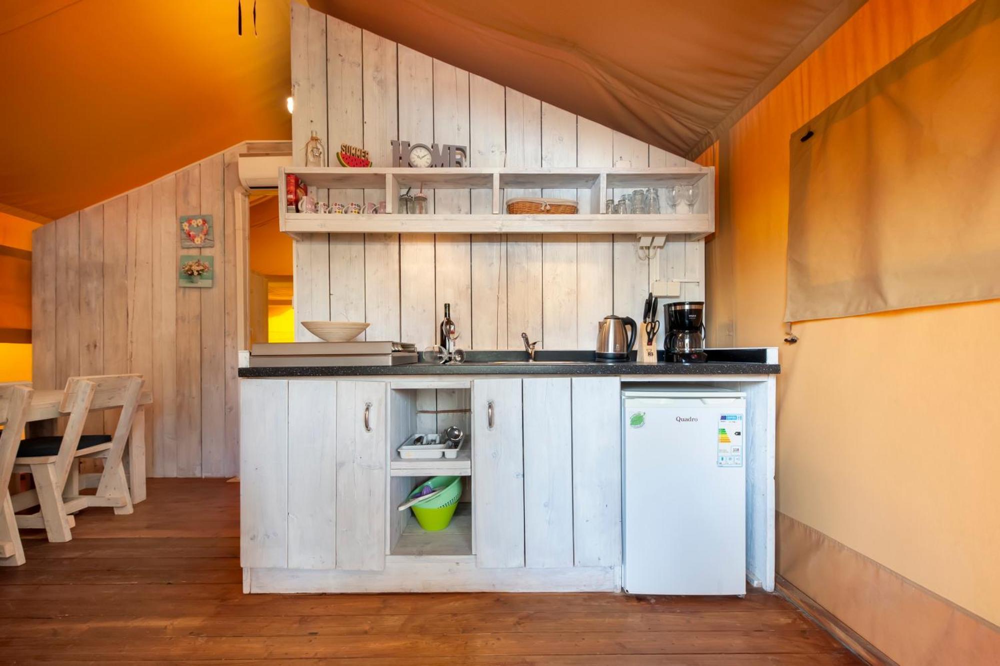 Glamping And Mobile Homes Lavanda - Holiday Centre Bi Village Fažana Kamer foto